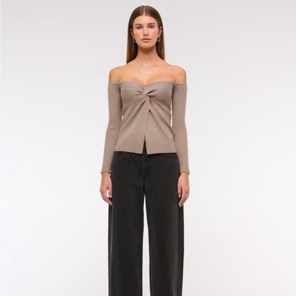 Abercrombie & Fitch Off-The-Shoulder Twist Sweater Top - Size SMALL - Picture 1 of 5